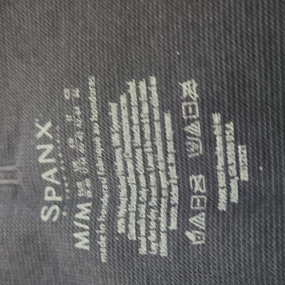 Spanx Seamless Lightweight Slimming Compression C… - image 5